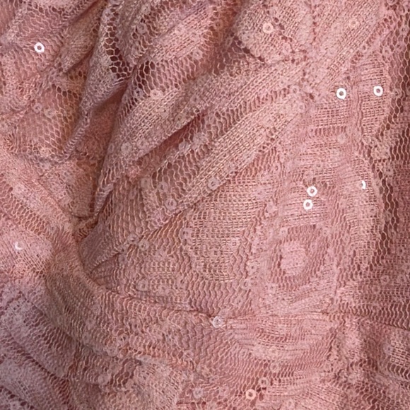 Beautiful floor length gown. - Picture 4 of 4